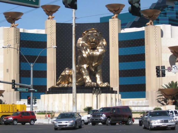 MGM Hotel oroszlán szobra