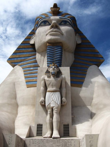 30 emeletes Szfinx a Luxor Hotel-nél