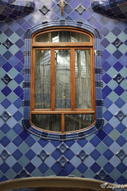 Batlló ház belső ablaka