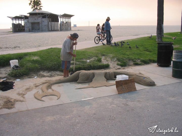 Homok szobrász Venice beach-en