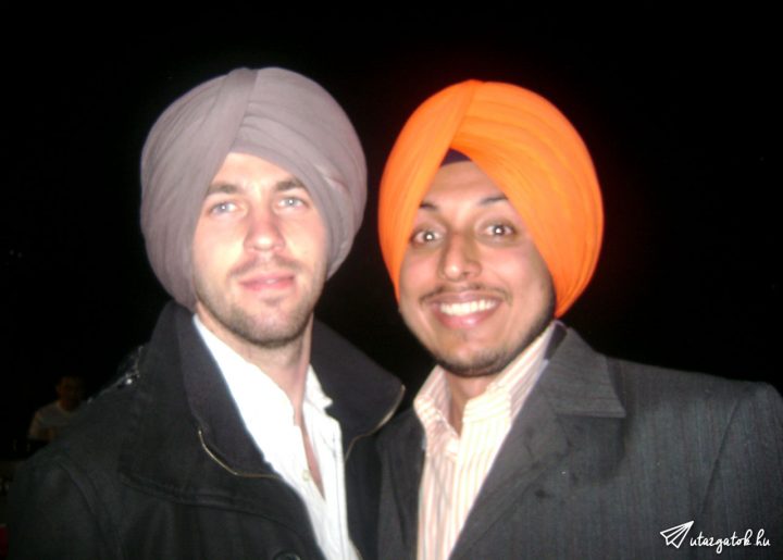 Egy indiai barátommal turbánban
